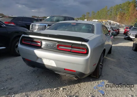 2023 Dodge Challenger R/T z USA, uszkodzony, nr VIN 2C3CDZBT1PH570466